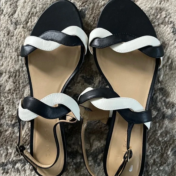 Talbots Capri Twist Mini Wedge Leather sandals. NWOT size 9 - Picture 4 of 9